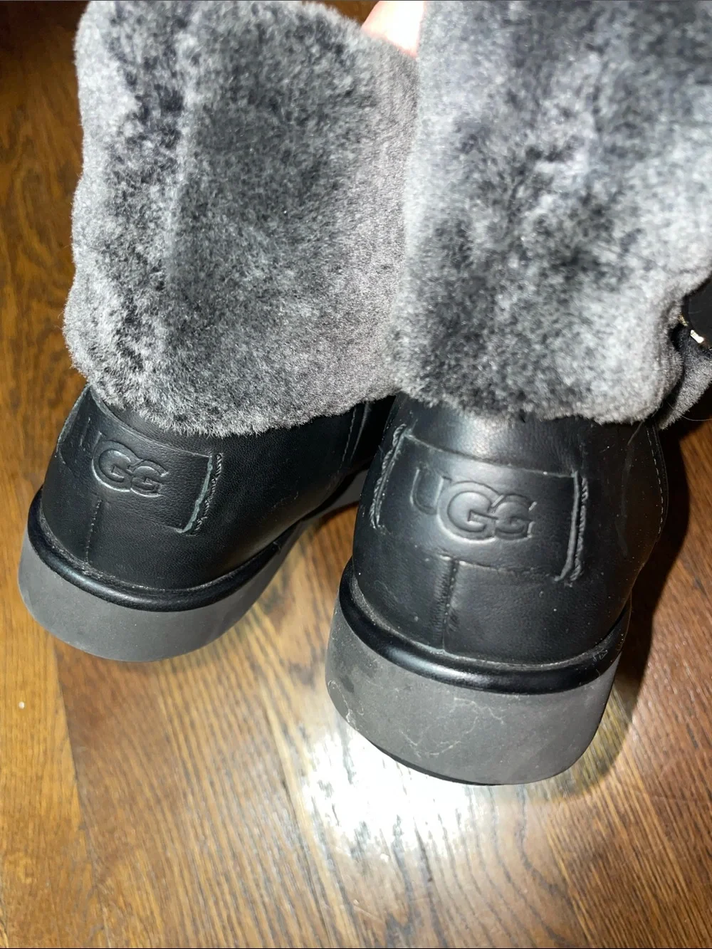 UGG classic Berge mini leather slip on boots